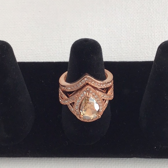 3 Piece ring set with Marquis center stone - Picture 8 of 11
